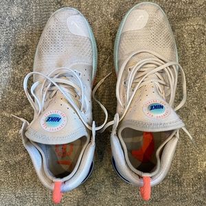 Nike Joyride Run Flyknit - size 10.5!